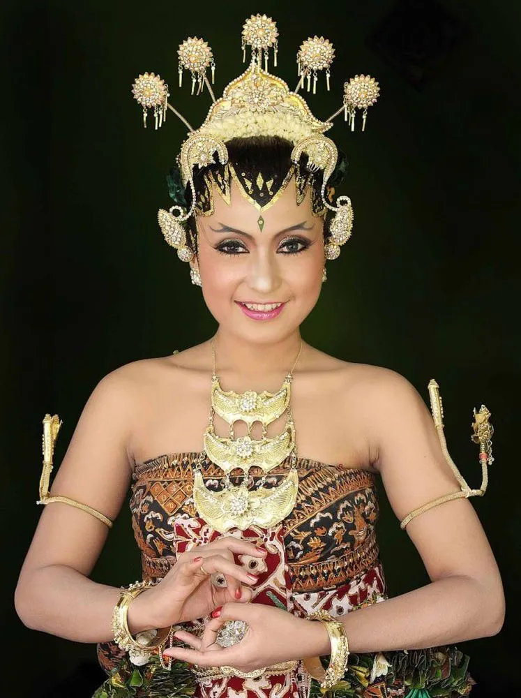 Di Balik Keanggunannya, Aksesoris Paes Jawa Ternyata Punya Banyak Makna dan Doa 8