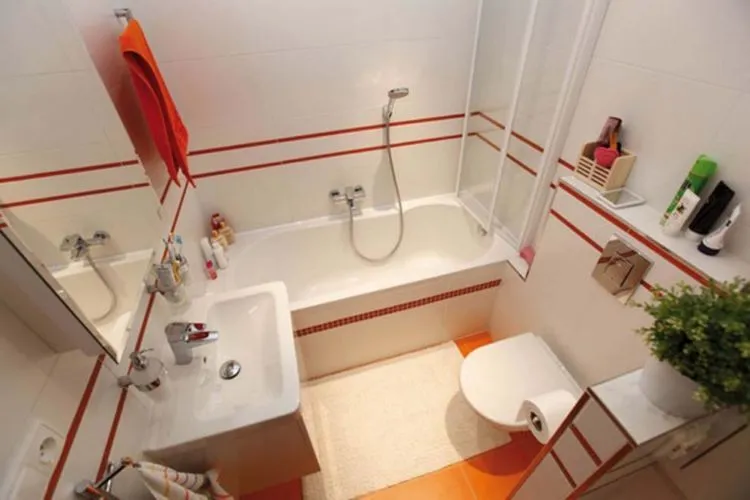 Punya Kamar Mandi Kecil dan Sempit? 10 Ide Ini Bisa Membuatnya Lebih Lengang dan Tertata 21