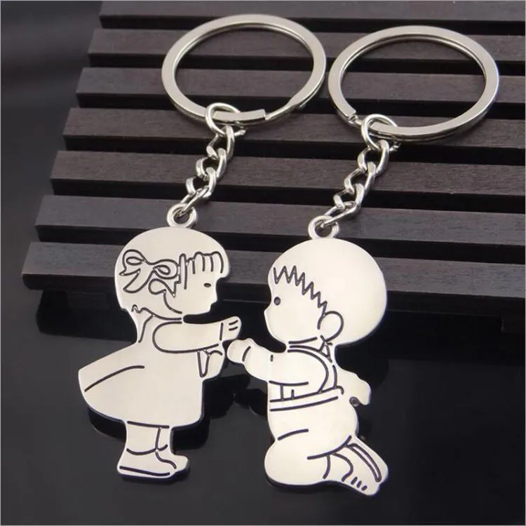 13 Barang Pengganti Cincin yang Bikin Lamaranmu Jauh Dari Kata Biasa. Memorable Pastinya! 32