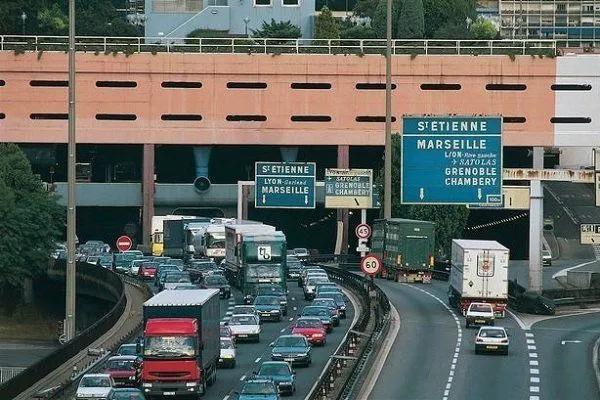 Macet di Jakarta Nggak Ada Apa-apanya Dibanding 7 Kemacetan Terparah Sepanjang Sejarah Ini! 9