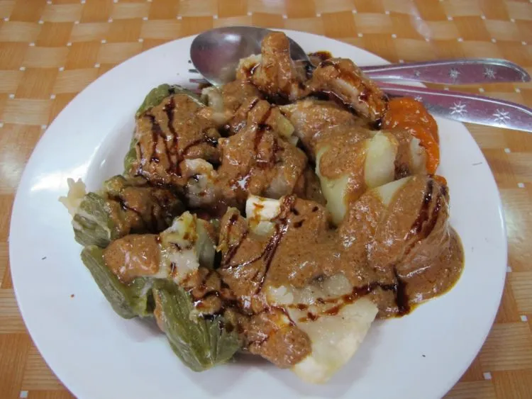 18 Makanan Ini Jadi Bukti Bahwa Kuliner Kaki Lima Adalah Nikmat Surga yang Sebenarnya! 35