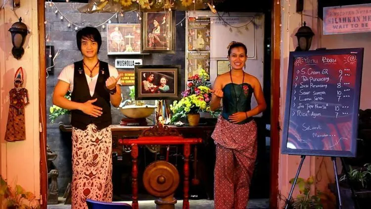 Terkadang Hits Nggak Harus Baru. Wisata Kuliner di 10 Resto Legendaris di Jogja Ini Bikin Kamu Keren Selalu! 11