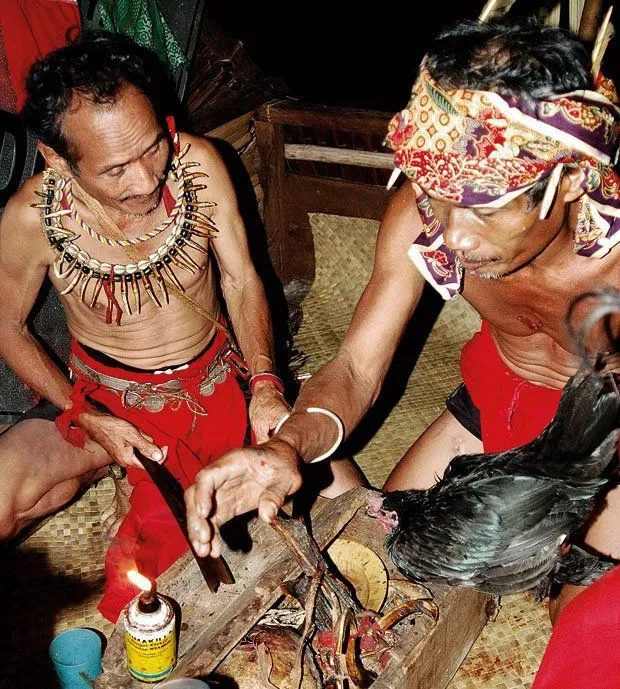 Kearifan Lokal Dayak Bidayuh Ini Cukup Serem. Nyobeng, Memandikan Tengkorak untuk Tolak Bala! 9