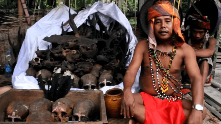 Kearifan Lokal Dayak Bidayuh Ini Cukup Serem. Nyobeng, Memandikan Tengkorak untuk Tolak Bala! 7