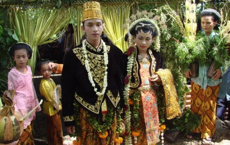 8 Keuntungan Ini Akan Khatam Kamu Rasakan Ketika Menikah dengan Orang Jawa 10
