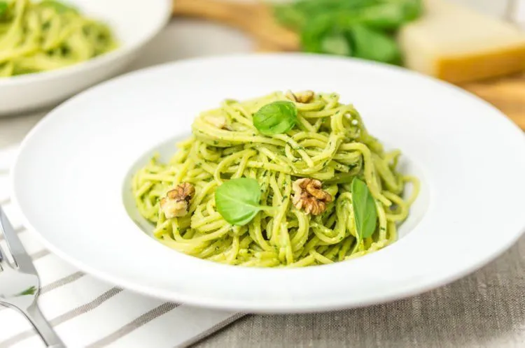 7 Resep Spaghetti Rumahan, Nggak Kalah Enak dari Restoran 13