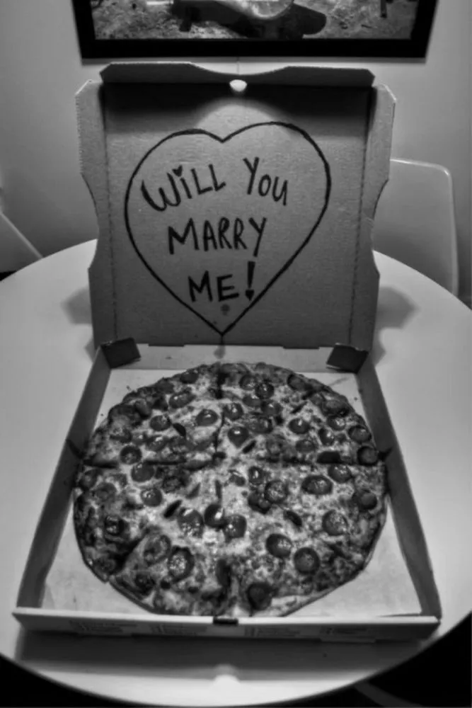 15 Ide Kreatif Lamaran Romantis yang Nggak Biasa, Sudah Dijamin Diterimanya! 30