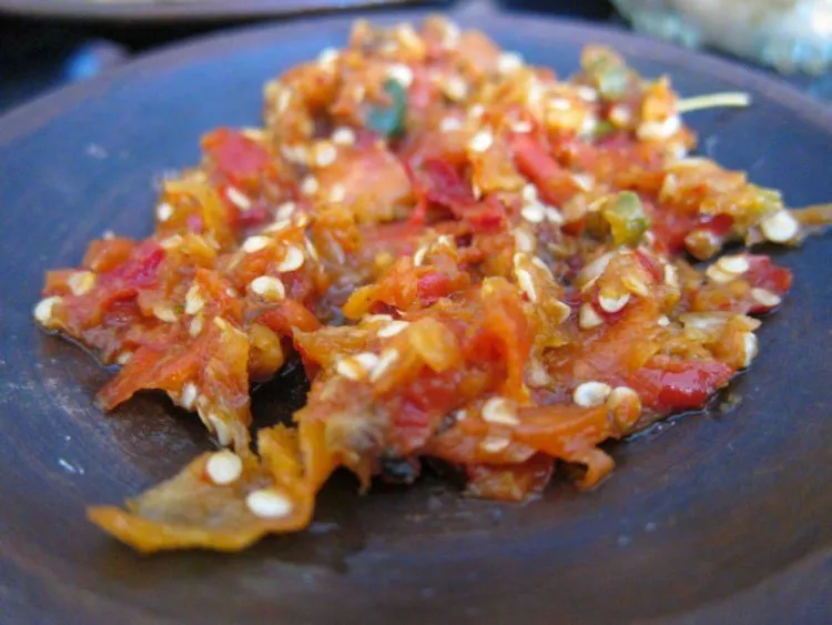 7 Resep Sambal Buatmu yang Kurang Suka Pedas. Enak, Tapi Nggak Bikin Lidah Panas! 10