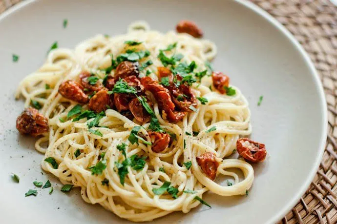 7 Resep Spaghetti Rumahan, Nggak Kalah Enak dari Restoran 10