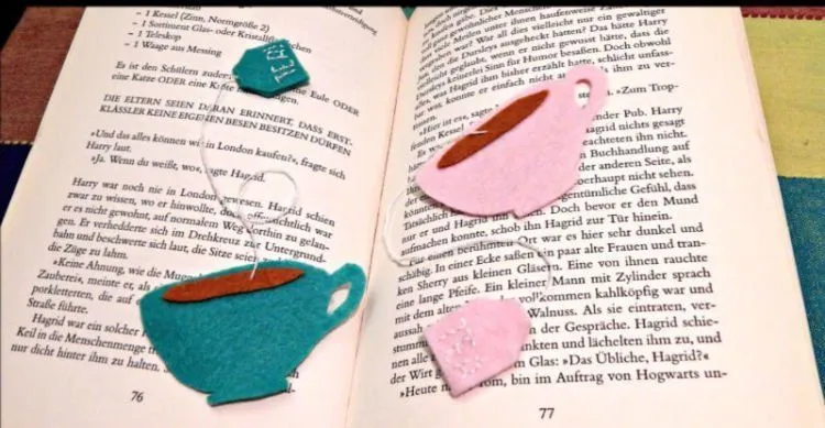 Buatmu yang Suka Baca Novel atau Buku, 12 Kreasi Pembatas Buku Ini Bisa Jadi Teman Barumu! 50