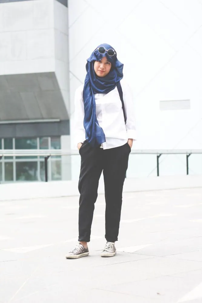10 Inspirasi Pakaian Hijab Sporty Sekaligus Sopan untuk Kamu si Tomboy yang Aktif! 13
