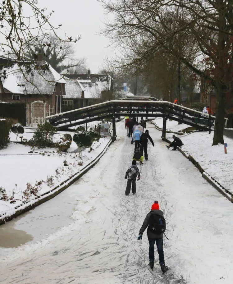 Perkenalkan, Desa Giethoorn, Negeri Dongeng dari Belanda. Desa yang Tak Punya Jalan Sama Sekali! 18