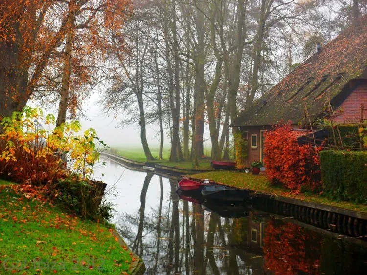 Perkenalkan, Desa Giethoorn, Negeri Dongeng dari Belanda. Desa yang Tak Punya Jalan Sama Sekali! 16