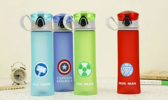 20 Ide Bentuk Botol Minum Kekinian; Cocok Buatmu yang Suka Bawa Minum ke Mana-Mana 45