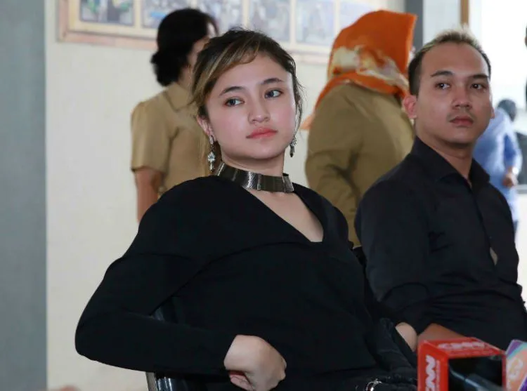 Artis Kalau Habis Putus Kelakuannya Juga Beda-Beda, Siapa yang Paling Bijak dan Dewasa? 5
