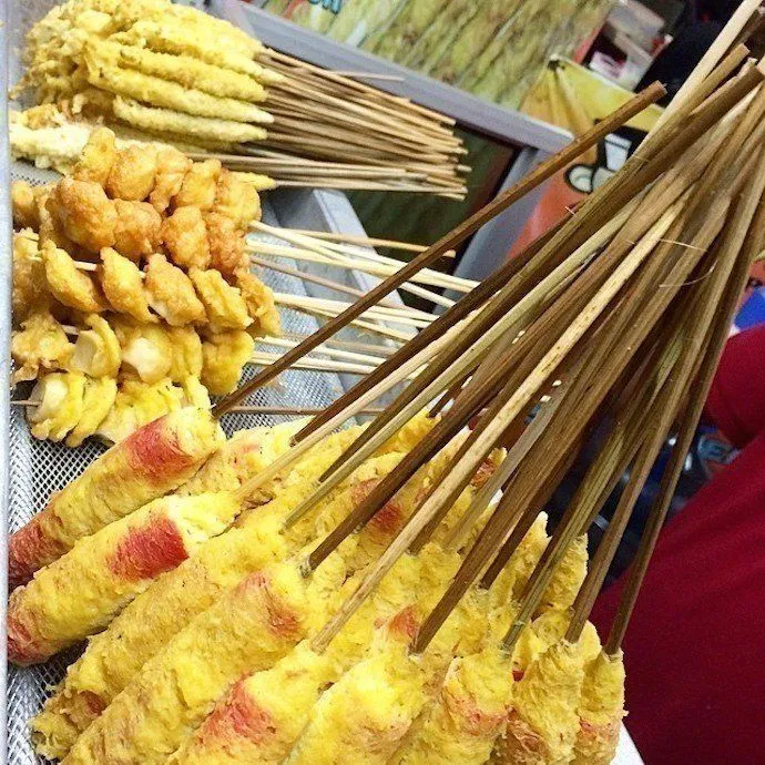 18 Makanan Ini Jadi Bukti Bahwa Kuliner Kaki Lima Adalah Nikmat Surga yang Sebenarnya! 36