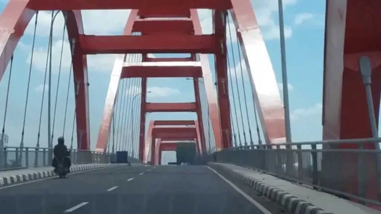 8 Jembatan Ini Terkenal Angker, Banyak Kejadian Mistis Terjadi di Sana. Kamu Mesti Waspada ya! 11