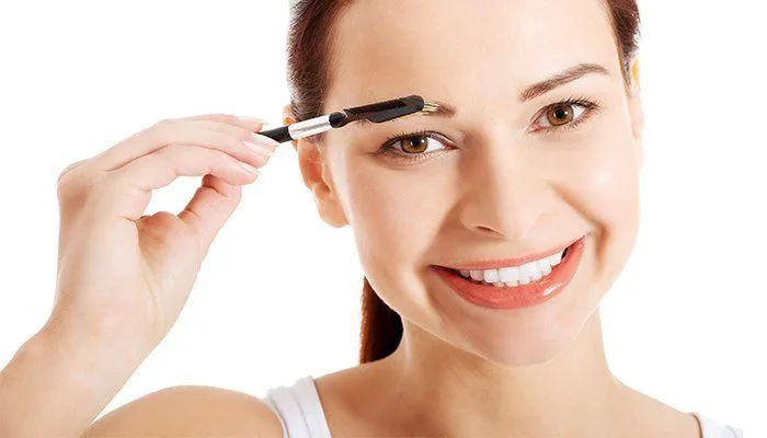 Trik Rahasia Cara Merias Mata, Bibir, Pipi dan Alis dengan Lip Balm. Sudah Tahu Belum? 7