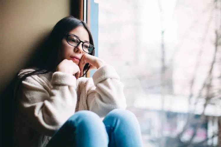 Terbiasa Menyendiri Ternyata Sama Bahayanya dengan Merokok dan Obesitas. Penelitian Lho yang Bilang... 18