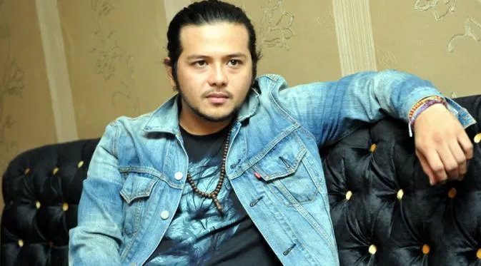 Kisah Cinta Dilan-Milea Siap Diangkat Ke Layar Lebar Lho, Coba Kita Bantu Memilih Pemeran Cowoknya 10