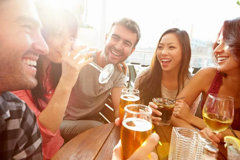 5 Hal yang BIsa Dilakukan Biar Nggak Jatuh Cinta Sama Pacarnya Temenmu. Malu Kalau Sampai Kejadian! 9