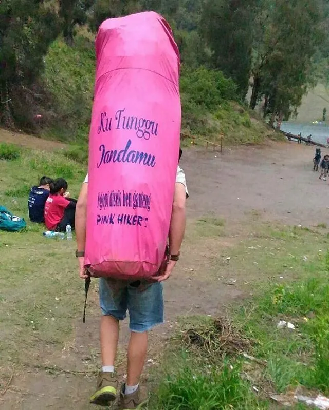 12 Meme Kocak yang Memberi Bukti Bahwa Gunung adalah Pelarian Terbaik Ketika Patah Hati! 18