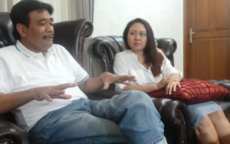 Seandaninya Bisa Memilih Gubernur DKI Berdasarkan Style Bajunya, Kamu Akan Pilih yang Mana? 39
