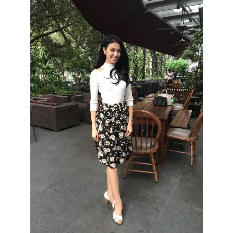 Ngulik Gaya Sehari-hari Ika Pertiwi, si Miss Grand International Ternyata Bisa Kasual Juga 11
