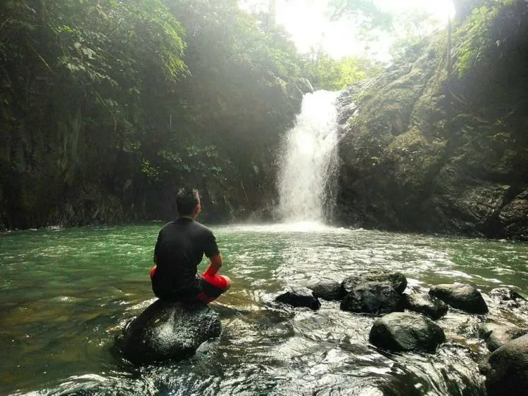 Kenalan Yuk Sama Little Green Canyon di Banten, Curug Putri Tahura yang Pesonanya Juara! 10