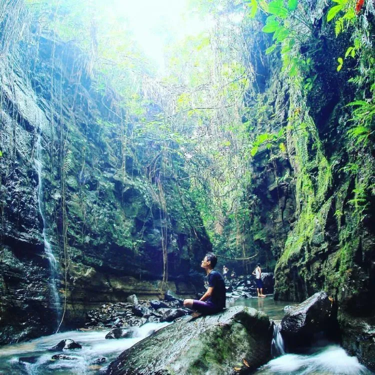 Kenalan Yuk Sama Little Green Canyon di Banten, Curug Putri Tahura yang Pesonanya Juara! 9