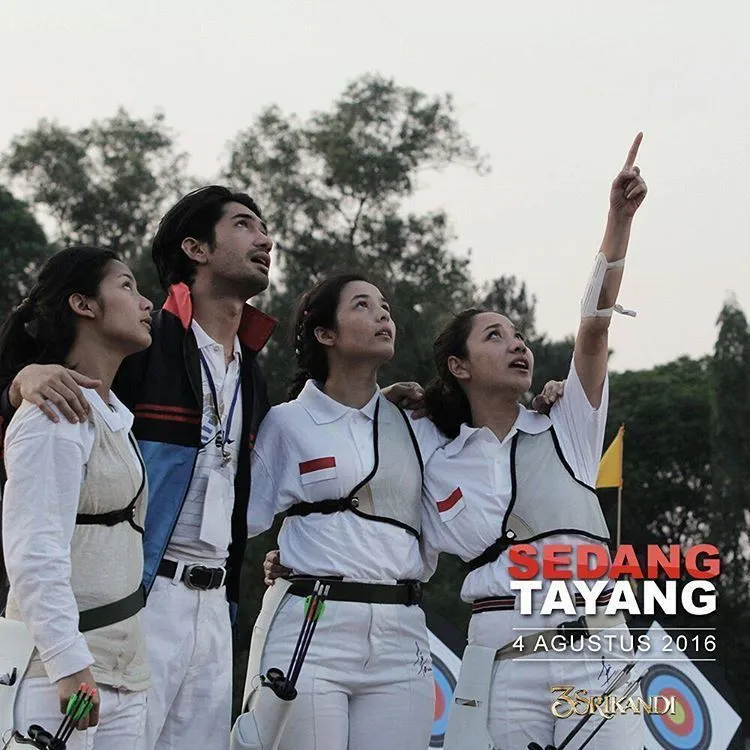 Ini Alasan Kenapa Jangan Nyalahin Reza Rahadian Kalau Dia Sering Banget Nongol di Film Bioskop 7