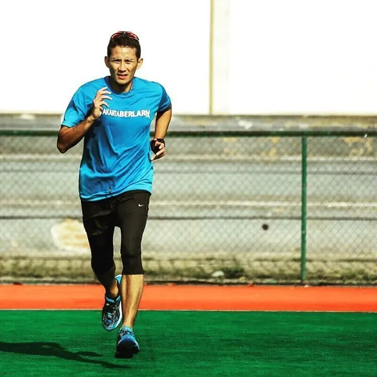 Seandaninya Bisa Memilih Gubernur DKI Berdasarkan Style Bajunya, Kamu Akan Pilih yang Mana? 44
