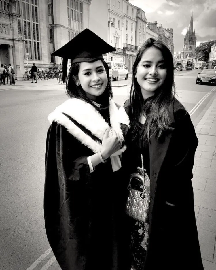 Maudy Ayunda Udah Wisuda Lho! Intip Yuk Luapan Kebahagiaannya, Siapa Tahu Bisa Menular ke Kita :) 14