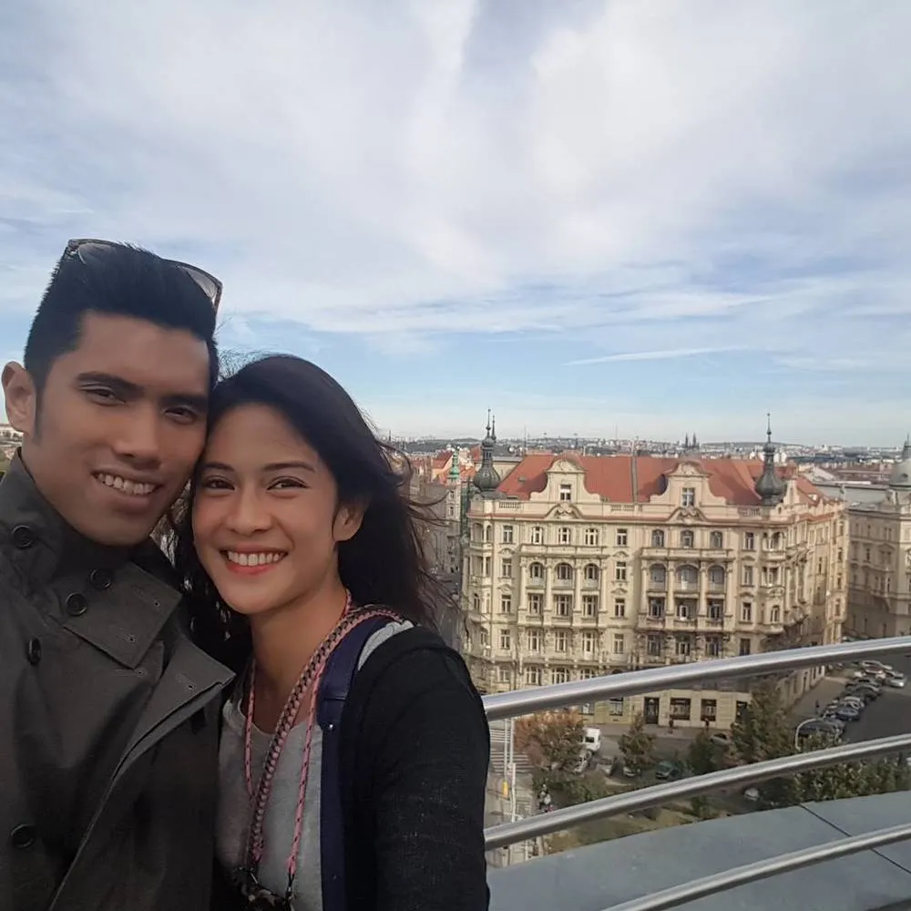 Intip Liburan Romantis Dian Sastro dan Sang Suami di Eropa, Duh Bikin Baper Jadinya! 20