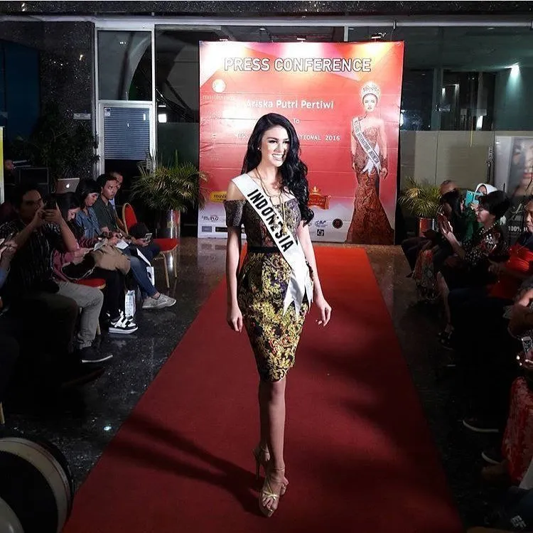 Ngulik Gaya Sehari-hari Ika Pertiwi, si Miss Grand International Ternyata Bisa Kasual Juga 13