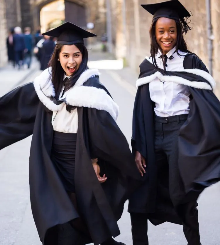Maudy Ayunda Udah Wisuda Lho! Intip Yuk Luapan Kebahagiaannya, Siapa Tahu Bisa Menular ke Kita :) 11