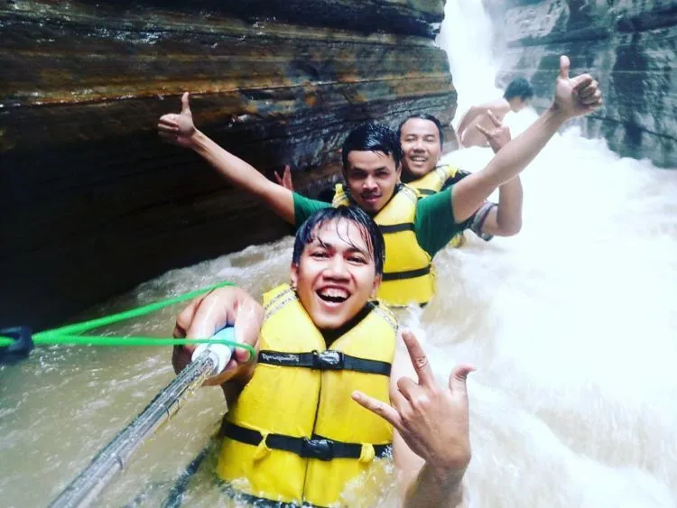 Kenalan Yuk Sama Little Green Canyon di Banten, Curug Putri Tahura yang Pesonanya Juara! 7