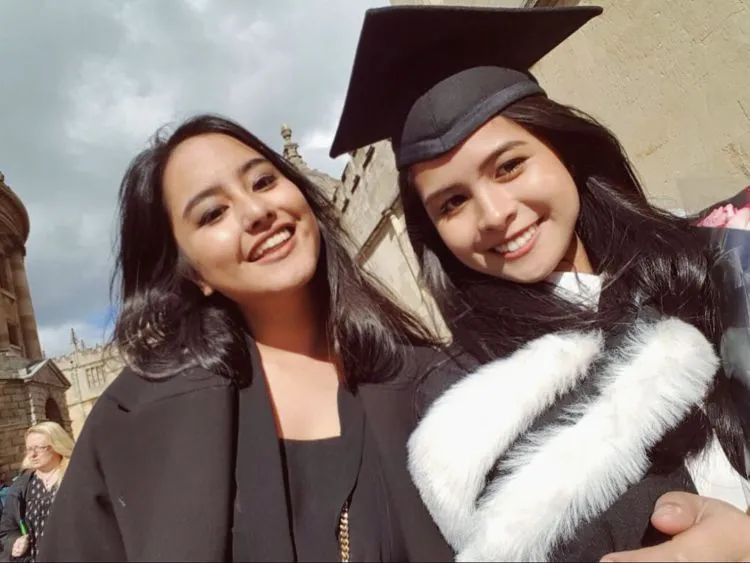 Maudy Ayunda Udah Wisuda Lho! Intip Yuk Luapan Kebahagiaannya, Siapa Tahu Bisa Menular ke Kita :) 15