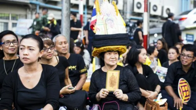 Sepeninggal Rajanya, Thailand Larut Dalam Duka. Kalau Punya Rencana Liburan ke Sana, Mending Ditunda! 8