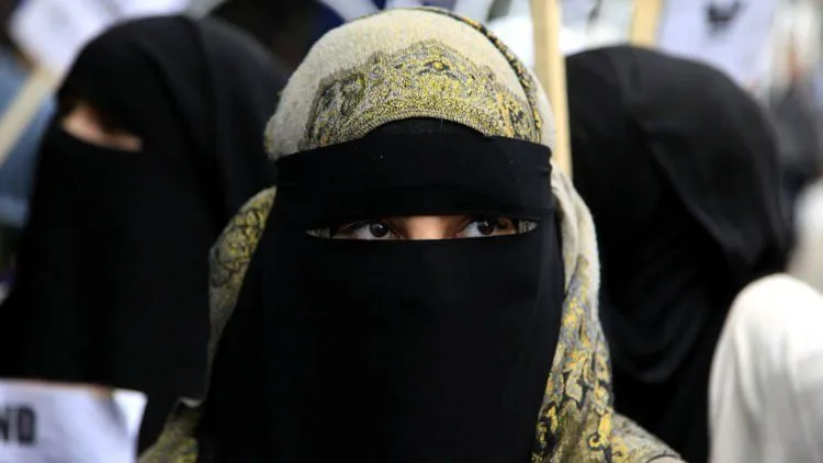 Macam-macam Jenis Kerudung yang Populer Di Dunia. Jangan Cuma Tahu Berhijabnya Saja 13