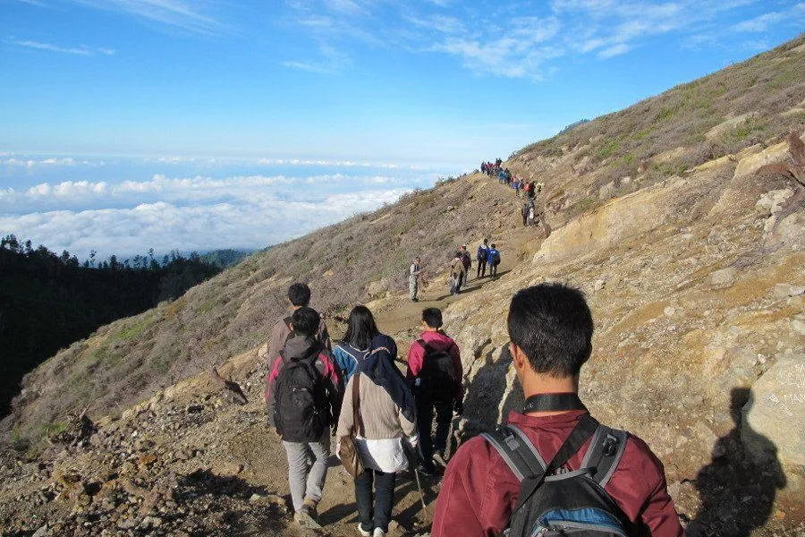 7 Tipe Kelakuan Pendaki Gunung Kalau Lagi Kelelahan di Gunung. Hayo, Kamu yang Mana?
