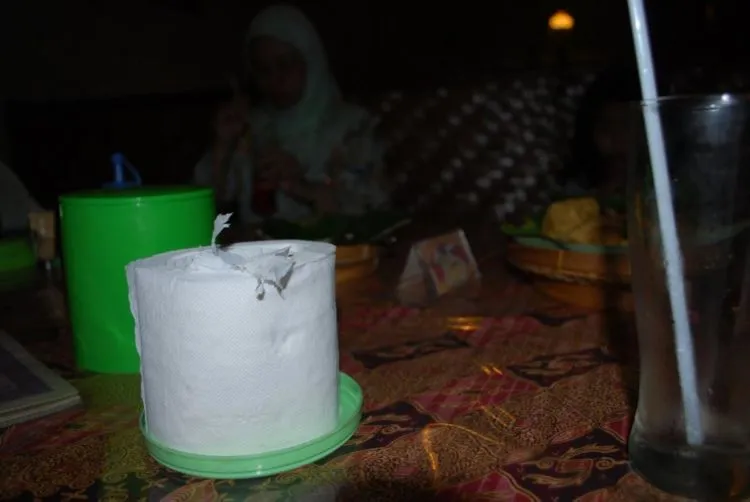 Di Indonesia, 17 Kebiasaan Ini Dianggap Wajar, Padahal Bikin Turis Asing Geleng-geleng Kepala 18
