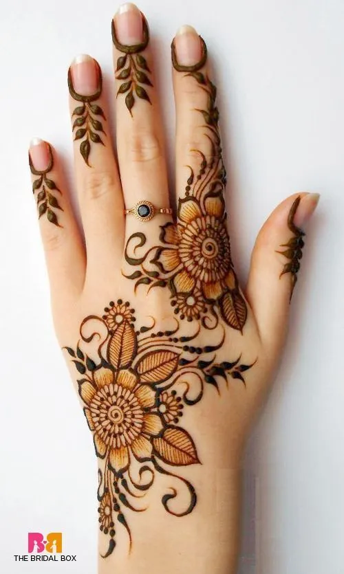Motif Henna Pengantin yang Menyimpan Doa & Harapan 9