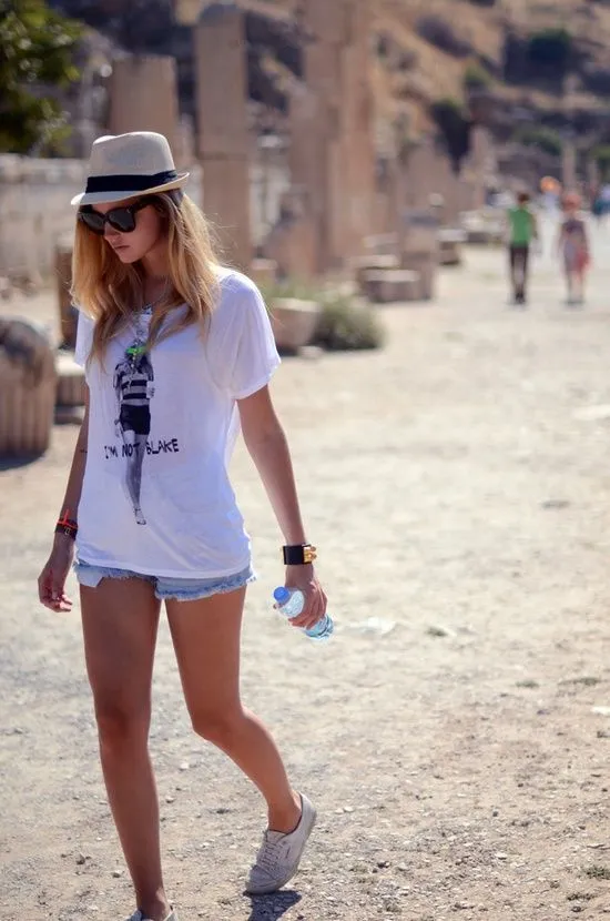 7 Outfit Buat Liburan ke Bali yang Simple, Satu Tas Aja! 9