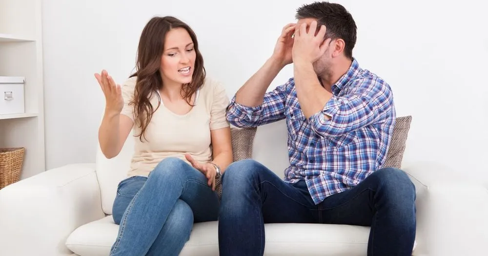 7 Gestur Ini Adalah Tanda Kalau Cewekmu Sedang Berbohong. Ternyata Gampang Banget Ngenalinnya 11