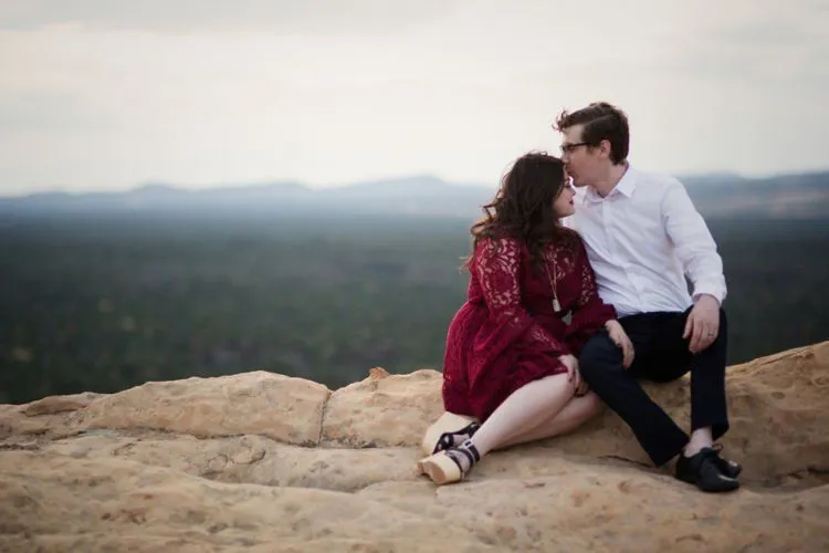 Saat Rindu Datang Mendera Namun Pertemuan Belum Bisa Diwujudkan, 7 Hal Ini Mungkin Sering Kamu Lakukan 14