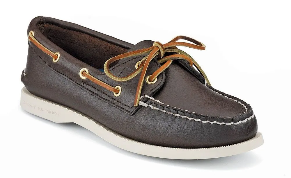 3 Jenis Sepatu yang Wajib Dimiliki Cowok Dalam Hidupnya. Jangan Terlalu Cuek Soal Penampilan! 12