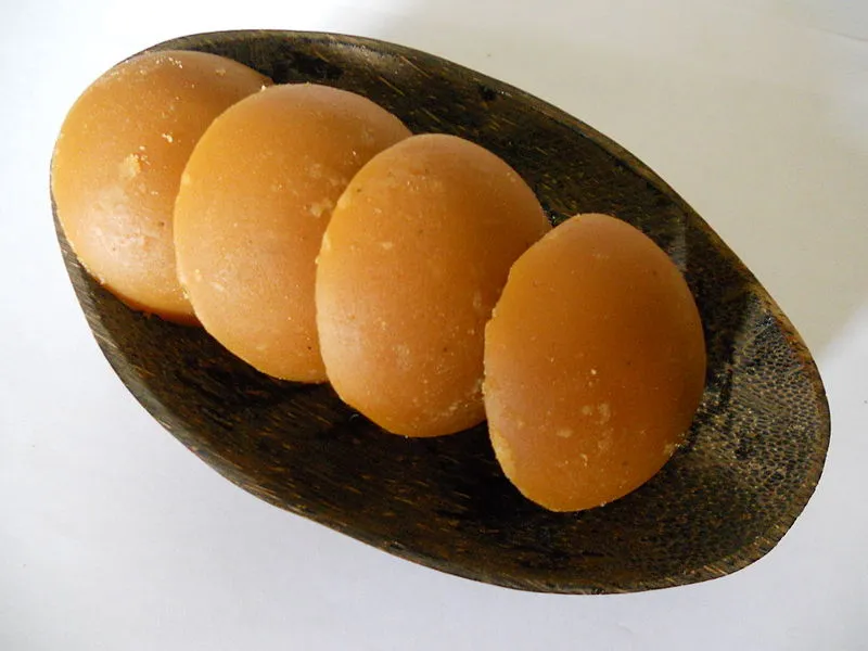 Daripada Terus-terusan Pakai Kaus Kaki, 10 Cara Ini Lebih Ampuh Menghilangkan Belang di Kaki! 13