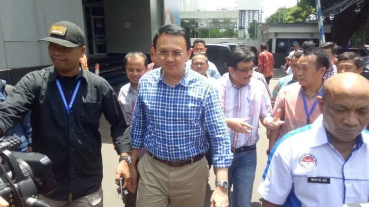 Politisi yang Lupa Akan Pentingnya Pencitraan,Sosok Tegas Dibalik Petahana Jakarta 4 Tahun Terakhir! 8