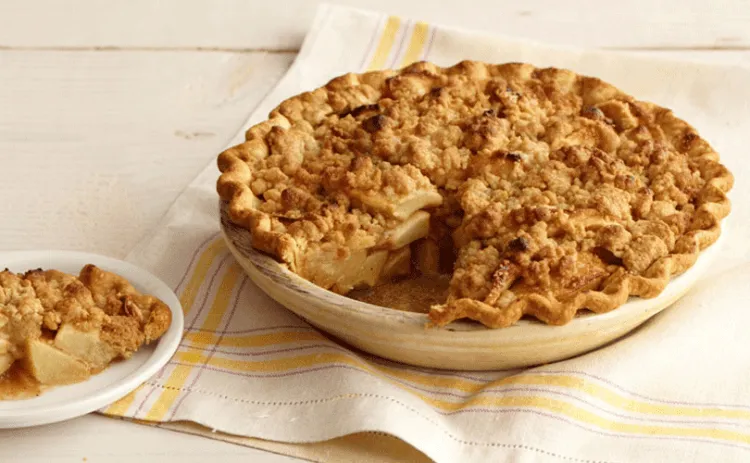 6 Resep Apple Pie yang Lagi Hits Ini Ternyata Gampang Bikinnya. Nggak Perlu Pakai Oven Segala! 8
